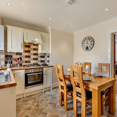 Дом отдыха 2 Bed In Sz026