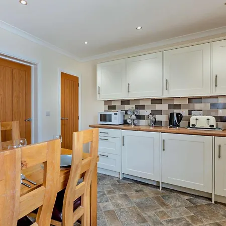 2 Bed In Sz026 Дом отдыха Кесвик